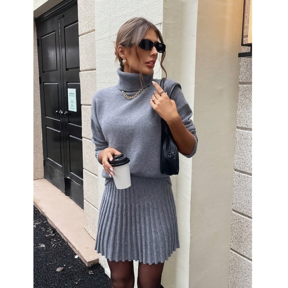 Grey Knit 2 Piece Set Turtleneck Sweater And Pleated Mini Skirt - Picture 4 of 11